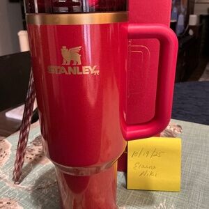 New Stanley Scarlet Tinsel 40oz Limited Edition Holiday Tumbler